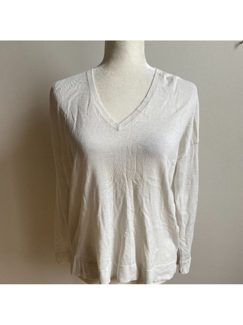 𝅺eileen Fisher New White Lightweight Sweater Sz XSmall V-Neck